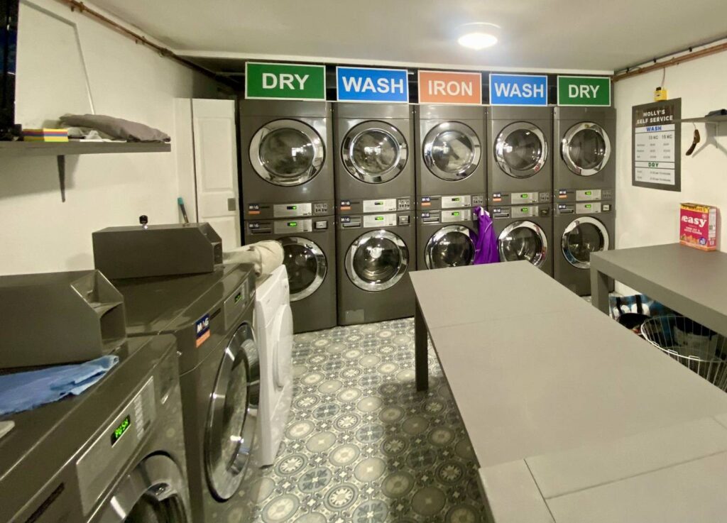 Molly’s Laundrette
